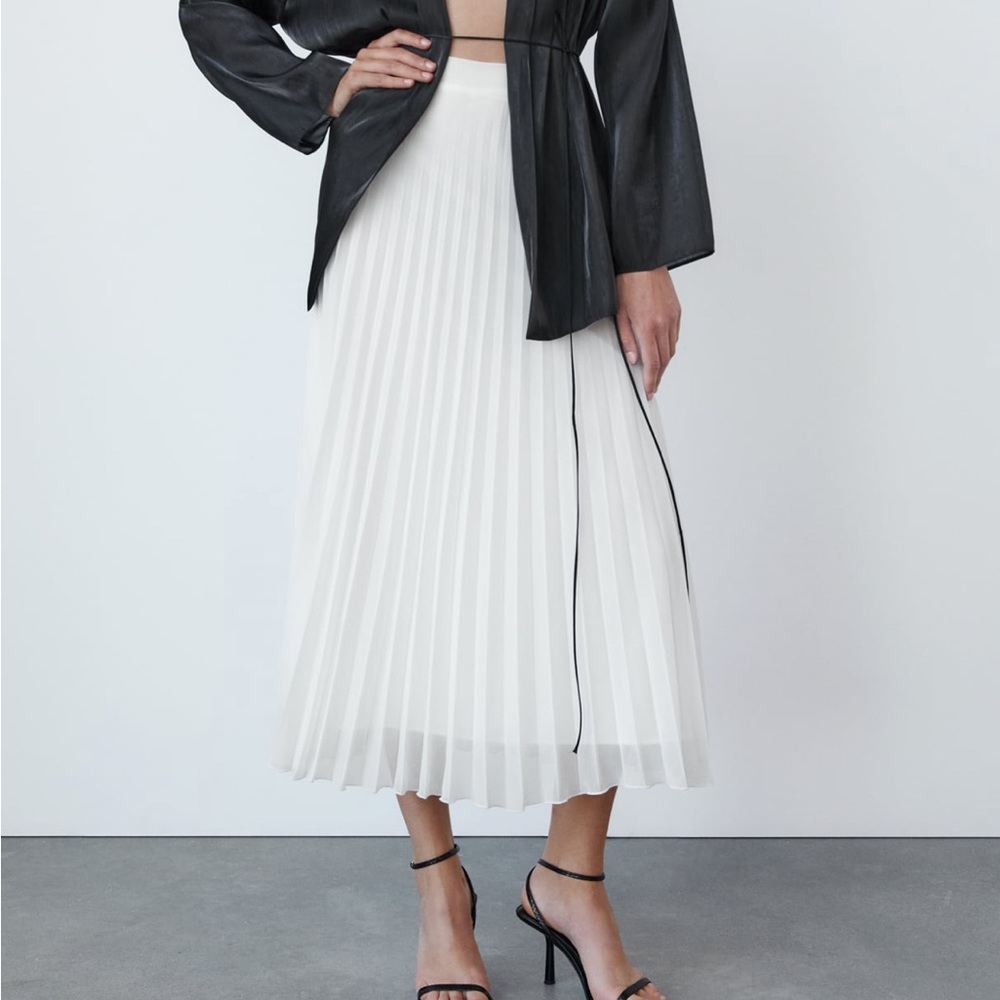 Zara Pleated MIDI Skirt - White